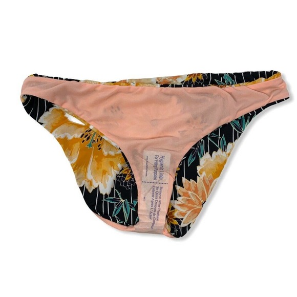 Bar iii Floral Reversible Bikini Bottom Medium New - Picture 3 of 4